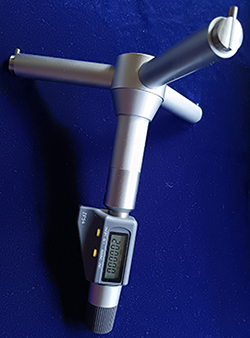 Digital radius caliper