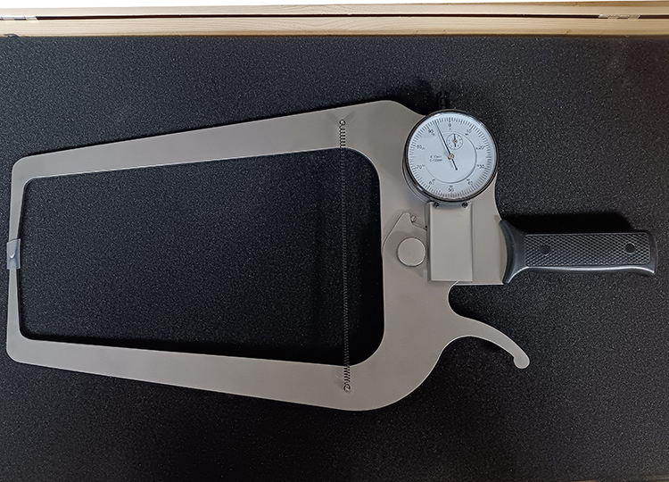 Dial caliper gages Type-A Range: 0-100mm; Graduation: 0.1mm