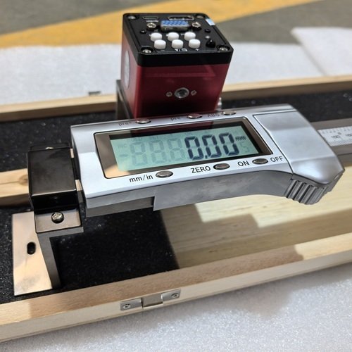 digital linear scale with camera